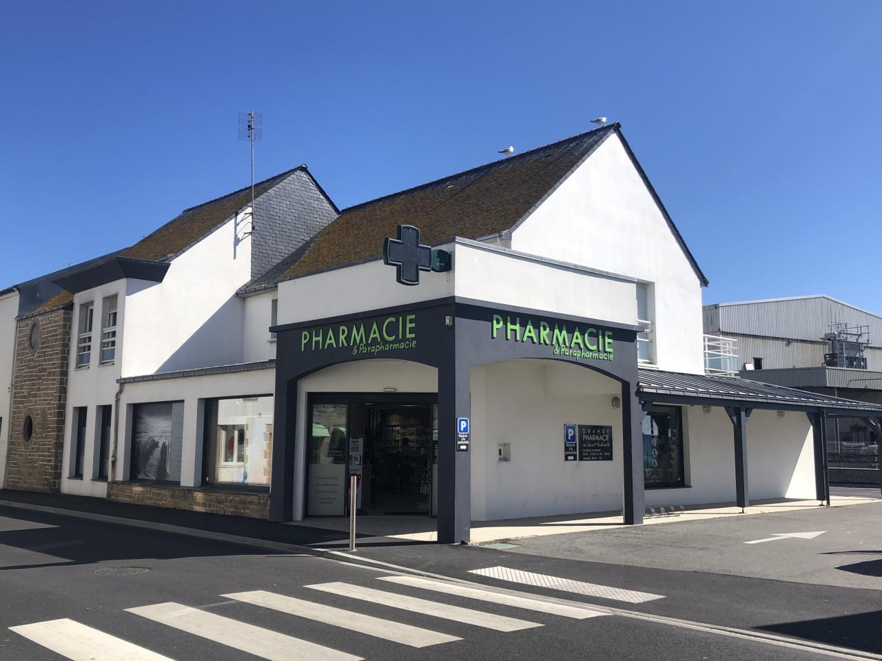 devanture pharmacie saint guenole